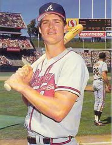 Braves Traded Dale Murphy, one of the most respected athletes is Braves history