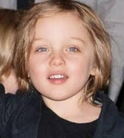 Brad's 5th child Knox Léon Jolie-Pitt she was not adopted born in Nice, France