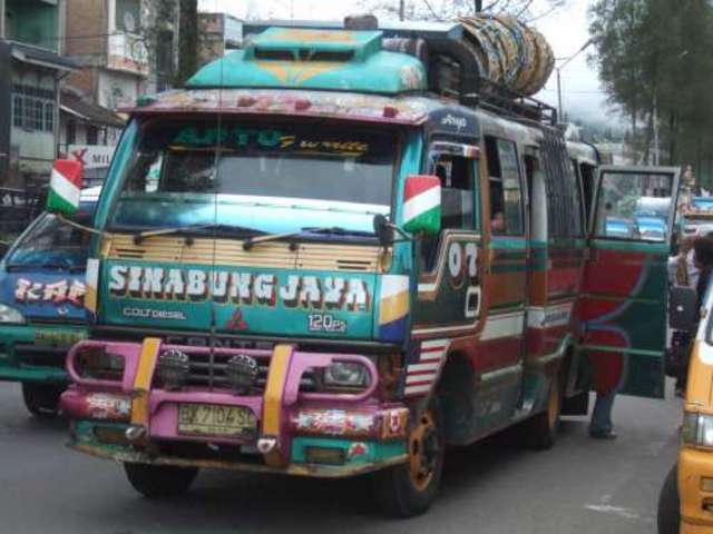 Lihat-lihat bis besar "pete-pete"