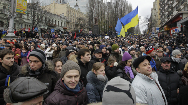 Ukraine Police Retreat, Protesters Dig In