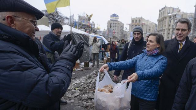Ukraine leader 'intends to sign' EU deal after protests