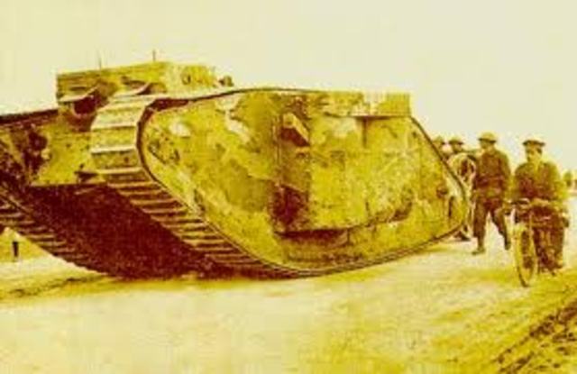 Alemania declara la guerra a Rusia. Francia le declara la guerra a Alemania.