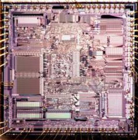 IBM presenta el PC-AT, con procesador Intel 80286