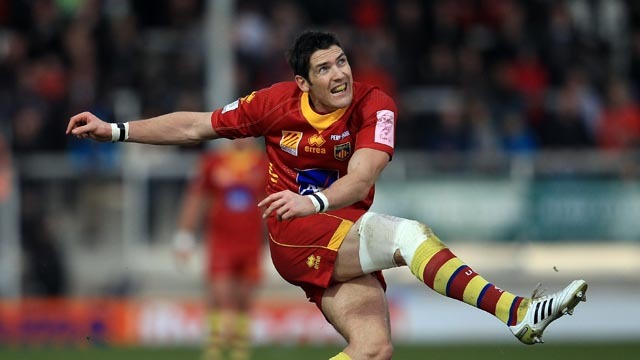 Perpignan seal James Hook's services