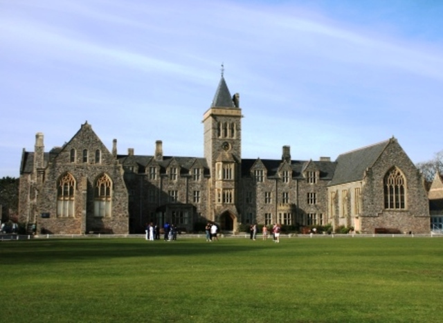 Charles Darwin Attends Boarding School