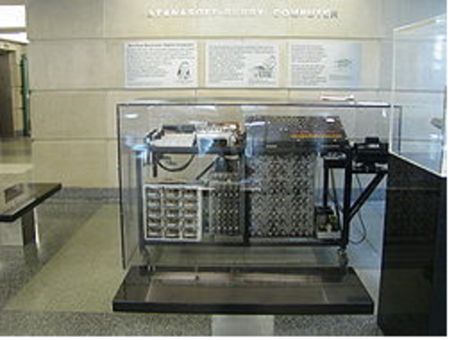 PRIMER COMPUTADOR DIGITAL PROGRAMABLE.