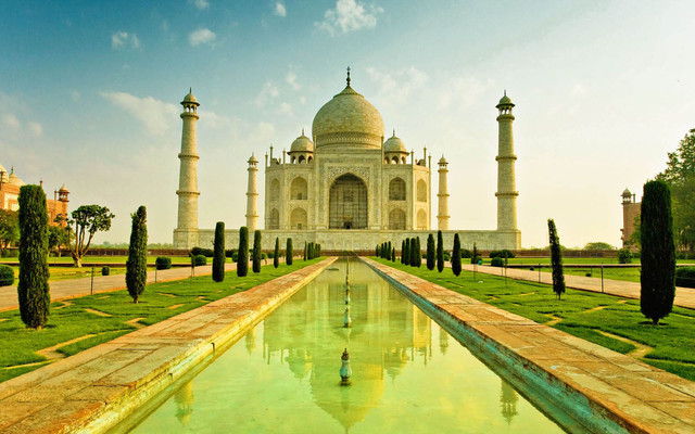 Taj Mahal built