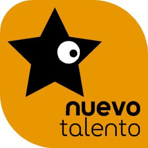 vendedora de libros en Fnac-Málaga