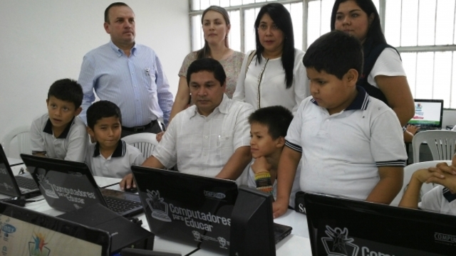 MI PRIMER CONTACTO CON EL COMPUTADOR