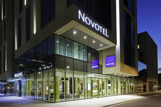 Arrangerar en konferans om digitalt lärande på Novotel London Blackfriars