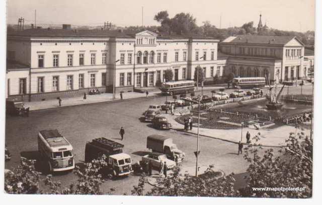 Working in Shops in Sosnoweic