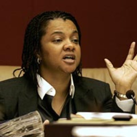 Coyners backs Kilpatrick in text scandal