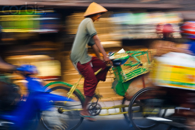 Berbalanja di toko-toko