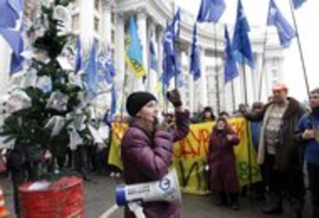 Ukraine’s Prime Minister Hails Deal With Russia