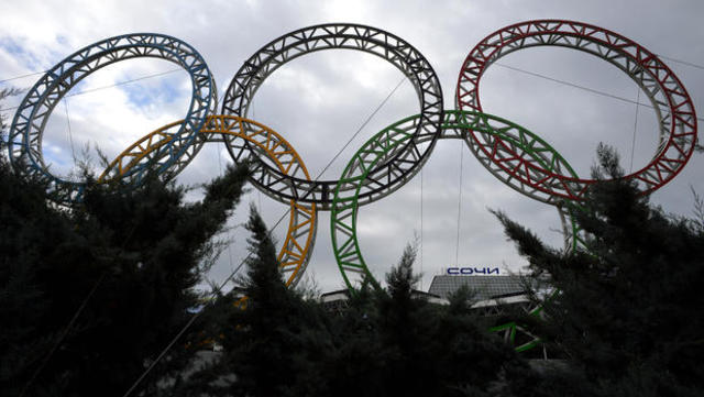 Obama includes openly gay athletes in 2014 Olympic delegation