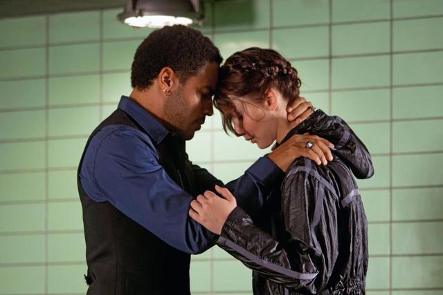 Cinna is killed
