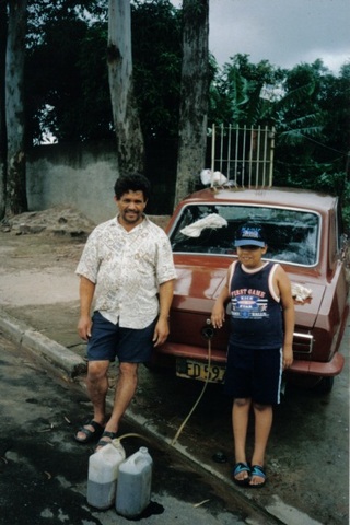 ...pena que o pai teve de passar pra frente pois a família era grande
