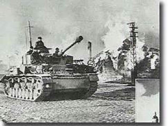 Russians stop Nazi advance at Stalingrad save Moscow