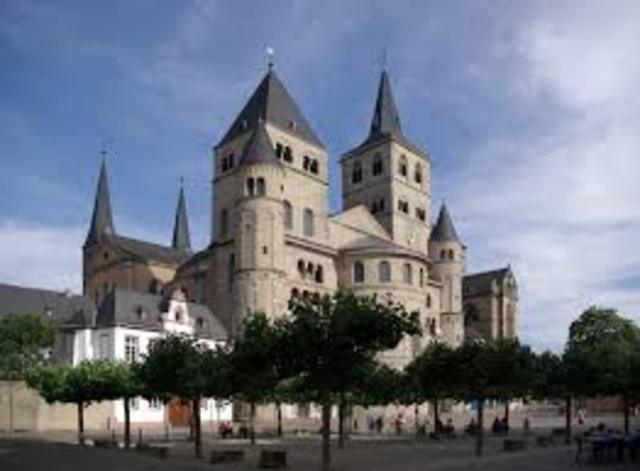 Enters Trier Secondary School