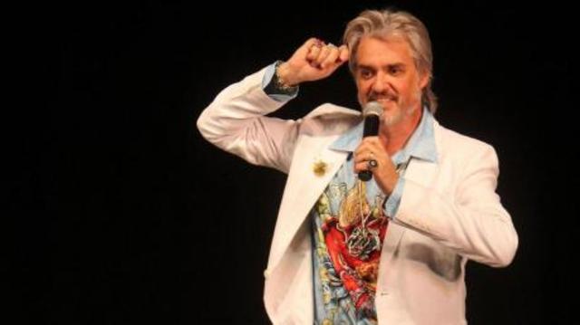 Show de stand up de Roberto Petinatto.
