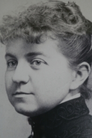 May Belle Chellis graduates as first female to receive a Middlebury degree