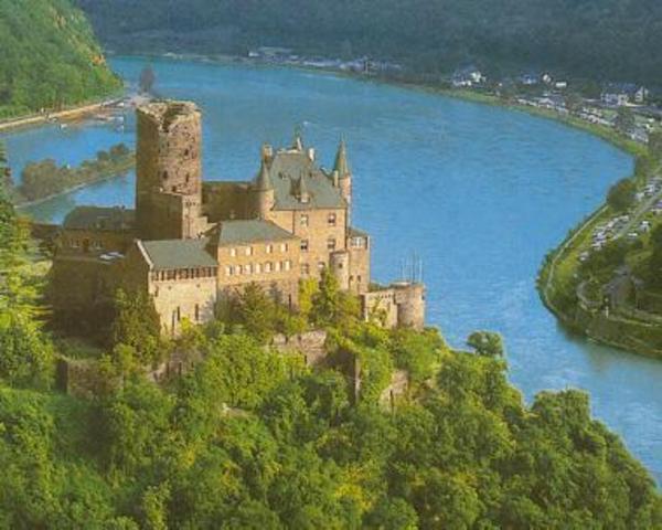 US army crosses Rhine River