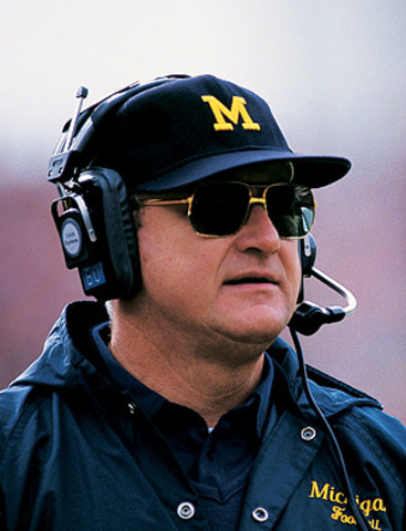 Bo Schembechler retires
