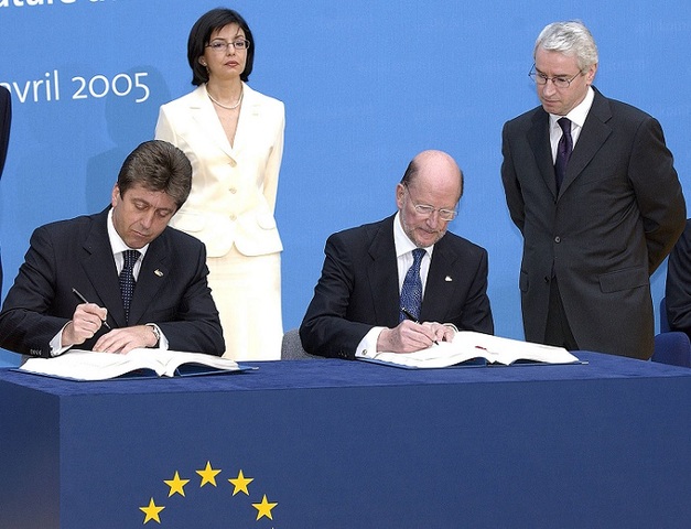 Подписването на договора