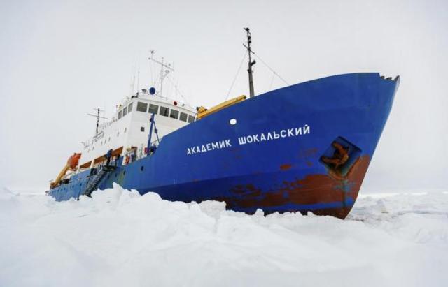 All 52 passengers rescued from ship trapped in Antarctic ice