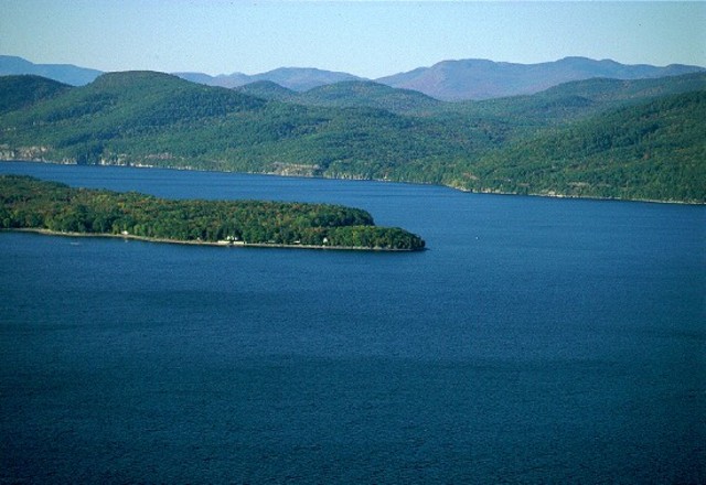 Samuel de Champain discovers Lake Champlain.