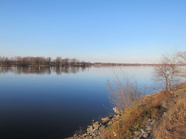 Samuel de Champlain voyages to Ottawa River, Lake Nipissing and Georgian Bay.