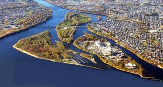 New French immigrants found Trois-Rivières.
