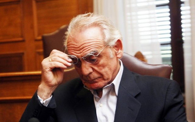 Διαγραφή Ακη από ΠΑΣΟΚ