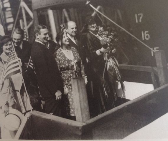 The Knickerboker sets sails