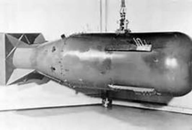 Einstein gets involved in Atom Bomb