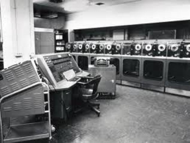 John Presper Eckert & John W. MauchlyUNIVAC Computer
