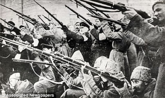 Russia pulls out of WWI