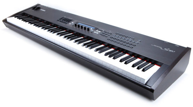 Yahama S80 Keyboard