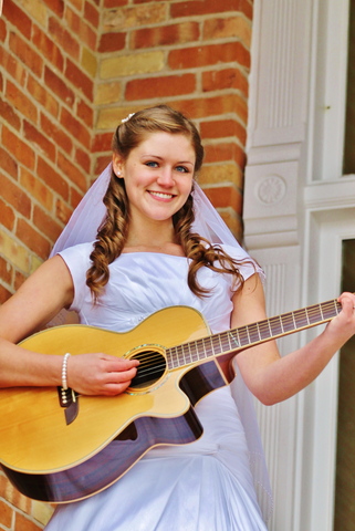 Alvarez Acoustic Electric Guitar with Abalone Shell