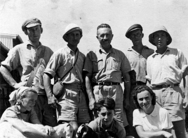 אריק שרון נולד בכפר מלל להוריו