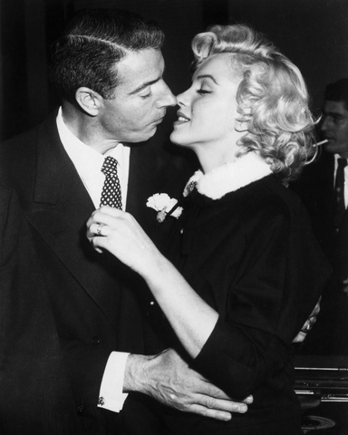 Marilyn had her second mariage at 28 to Joe DiMaggio