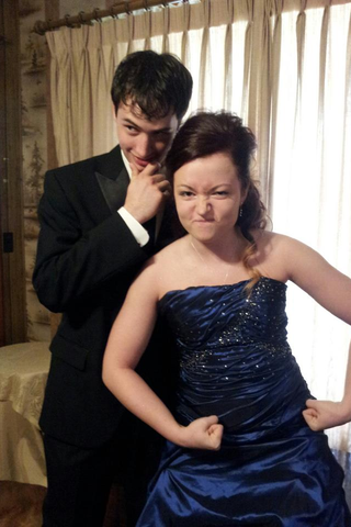 Dylan y yo fuimos al baile juntos.