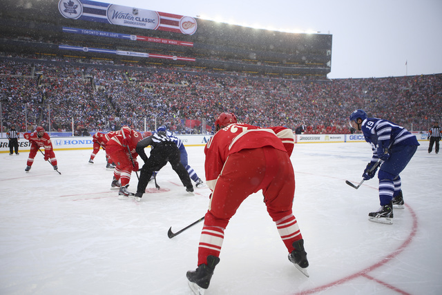 Leafs 3, Red Wings 2