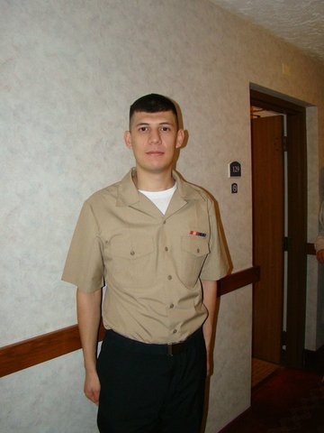 Mi hermano unió la Marina.