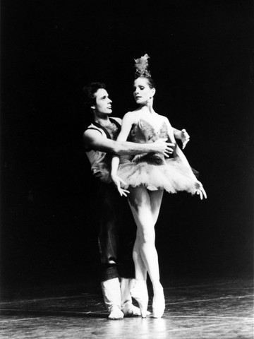 Davis becomes principal at Los Angeles Ballet