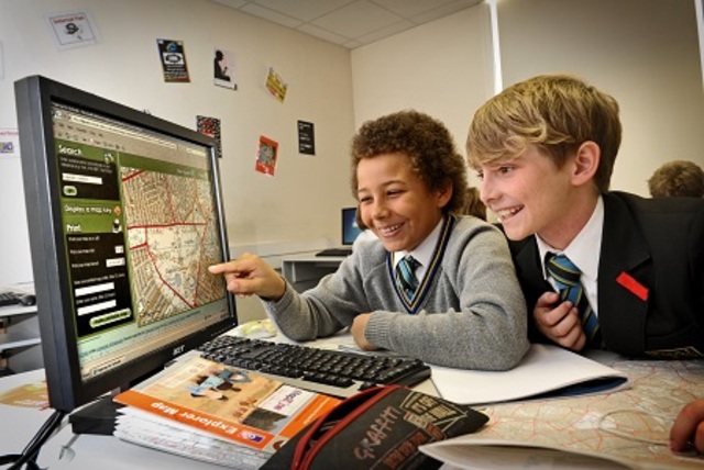 The Traditional Classroom Layout Changes to Accomodate Collaborative Learning