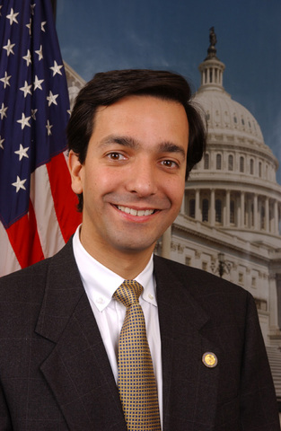 Fortuño of the pro-statehood New Progressive Party wins gubernatorial election and is inaugurated in January.