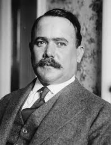 Alvaro Obregón becomes president.