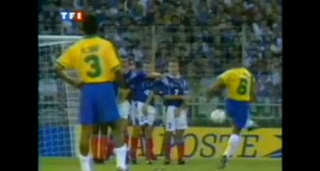 Roberto Carlos scores awesome freekick