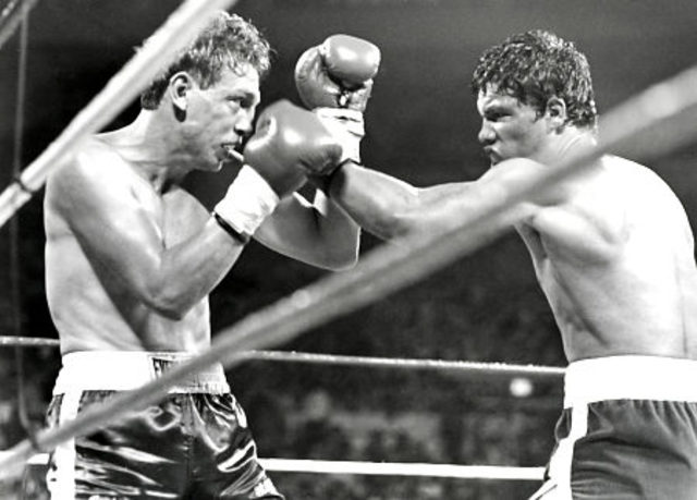 Beaten to a pulp (Billy Collins Jr.vs Luis Resto)